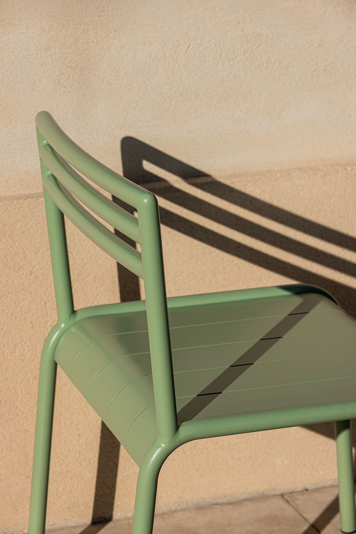 Chaise d'extérieur en aluminium vert